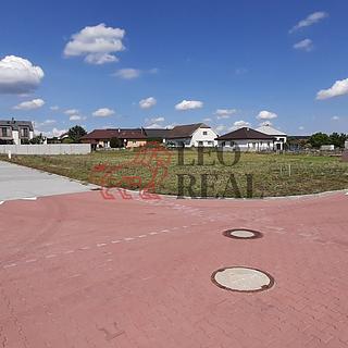Prodej stavební parcely 829 m² Býšť
