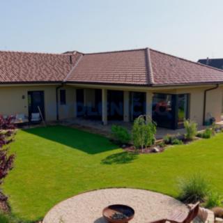 Pronájem rodinného domu 271 m² Dynín