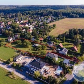Prodej stavební parcely 3 004 m² Louňovice
