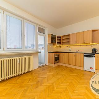 Pronájem bytu 2+kk 59 m² Praha Holešovice, U elektrárny