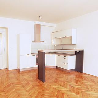 Pronájem bytu 3+kk 85 m&sup2; Praha