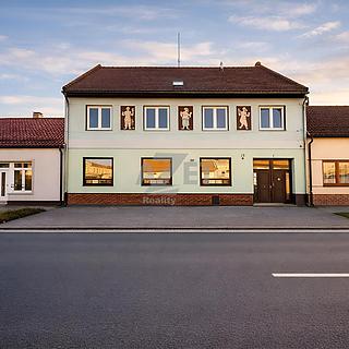 Prodej rodinného domu 650 m² Kunovice, Lidická