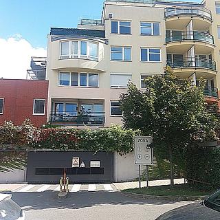 Pronájem parkovacího místa 14 m² Praha Hlubočepy, Voskovcova