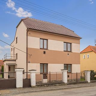 Prodej rodinného domu 130 m&sup2; Dobřany