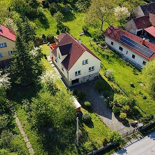 Pronájem rodinného domu 179 m² Králův Dvůr Křižatky