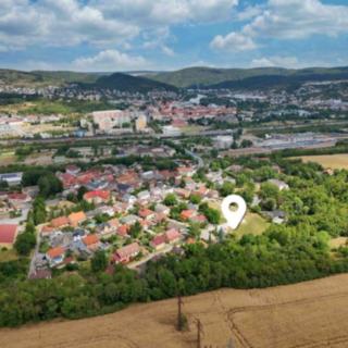 Prodej stavební parcely 2 318 m² Beroun