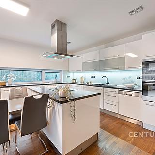 Prodej rodinného domu 257 m&sup2; Rousínov