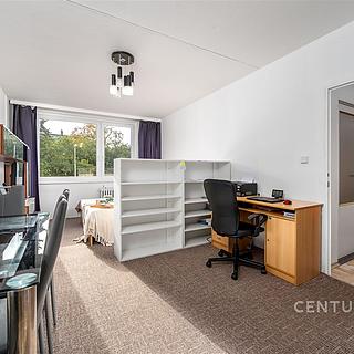 Prodej bytu 2+kk 50 m² Praha Kobylisy, Hovorčovická