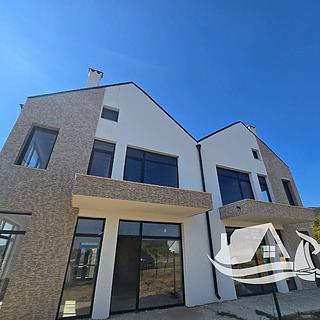 Prodej rodinného domu, 208m²