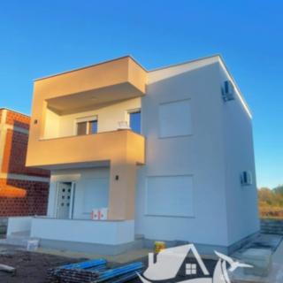 Prodej rodinného domu, 130m²