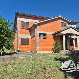 Prodej rodinného domu, 394m²