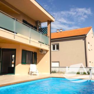 Prodej rodinného domu, 620m²