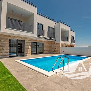 Prodej rodinného domu, 190m²