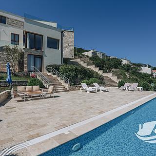 Prodej rodinného domu, 500m²