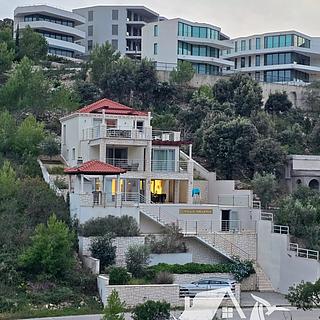 Prodej rodinného domu, 240m&sup2;