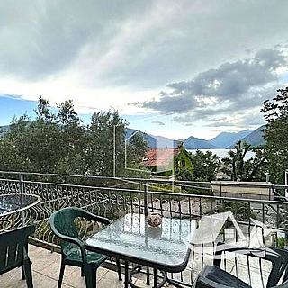 Prodej rodinného domu, 290m²