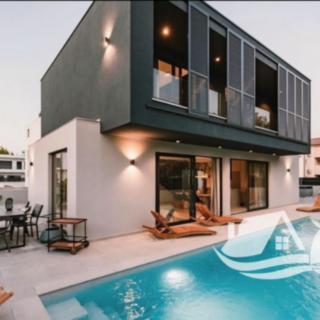 Prodej rodinného domu, 190m²