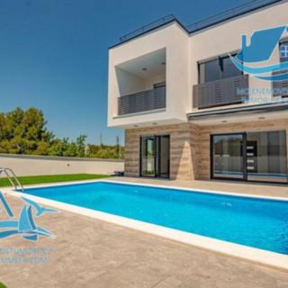 Prodej rodinného domu, 190m²