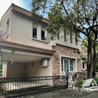 Prodej rodinného domu, 190m²