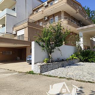 Prodej rodinného domu, 290m&sup2;