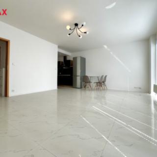 Pronájem bytu 1+kk a garsoniéry 38 m² Praha Prosek, Trmická