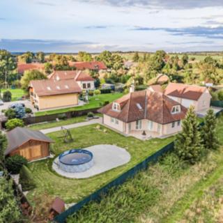 Prodej rodinného domu 276 m² Sibřina