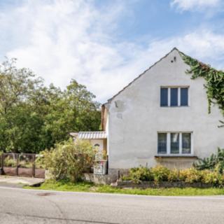 Prodej rodinného domu 250 m² Jeviněves
