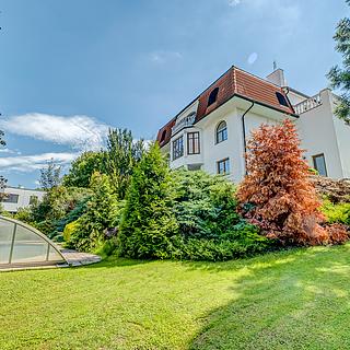 Prodej rodinného domu 450 m&sup2; Praha