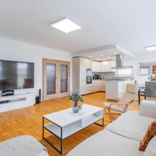 Prodej rodinného domu 180 m² Veleň Mírovice, Sněžná