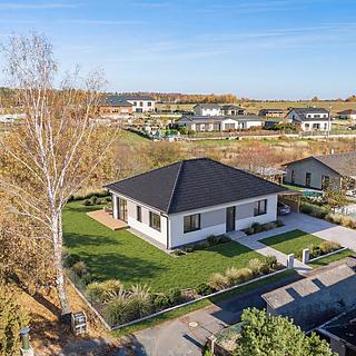 Prodej stavební parcely 1 096 m² Jevany