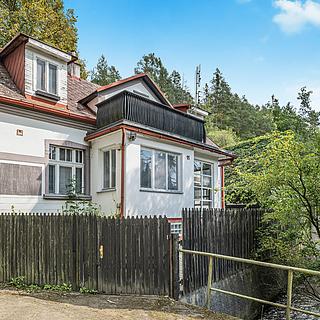 Prodej rodinného domu 120 m² Medonosy Chudolazy