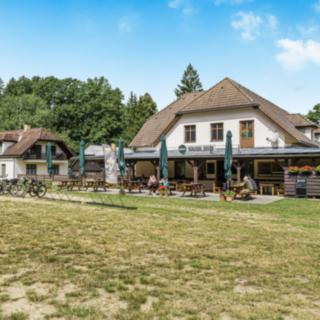Prodej hotelu a penzionu 1 200 m² Hatín Jemčina