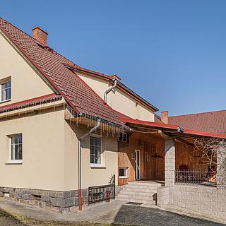 Prodej rodinného domu 478 m² Bystřice Semovice