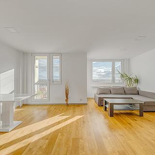 Pronájem bytu 3+kk 70 m² Praha