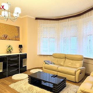 Pronájem bytu 2+1 70 m² Karlovy Vary, Šumavská