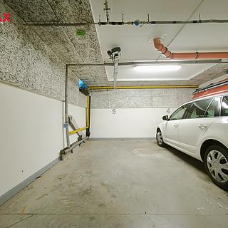 Prodej parkovacího místa 14 m&sup2; Praha