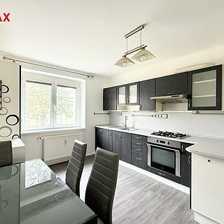 Pronájem bytu 2+1 50 m² Horní Slavkov, Zahradní