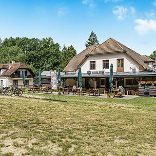 Prodej hotelu a penzionu 1 200 m² Hatín Jemčina