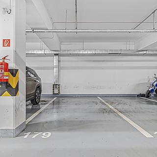 Prodej parkovacího místa 15 m² Praha Libeň, Březenská