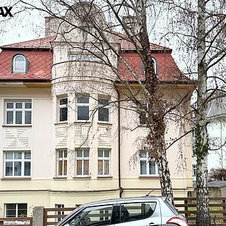 Pronájem bytu 2+1 70 m² Karlovy Vary, Šumavská