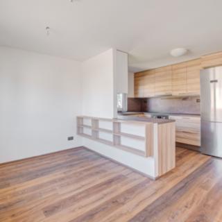 Prodej bytu 4+kk 96 m² Úvaly, Kollárova