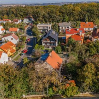 Prodej stavební parcely 1 499 m² Praha Suchdol, K Roztokům