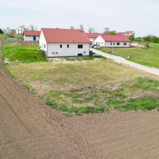Prodej stavební parcely 851 m² Straškov-Vodochody Vodochody