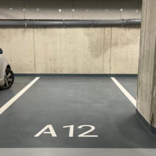 Pronájem parkovacího místa 15 m² Praha