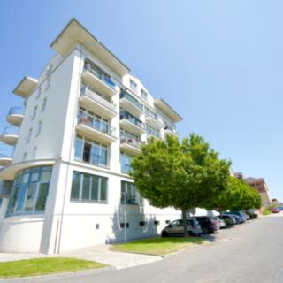 Pronájem bytu 1+kk a garsoniéry 37 m² Říčany, Komenského náměstí