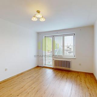 Pronájem bytu 3+1 60 m² Olomouc Holice, Slunečná