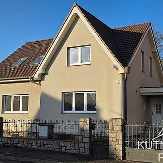 Pronájem bytu 3+kk 80 m² Uhlířské Janovice