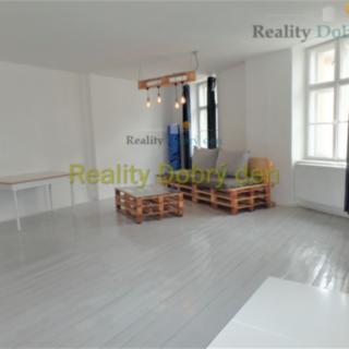 Pronájem bytu 2+1 81 m² Opava Město, Dolní náměstí
