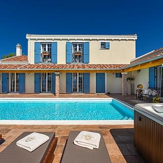 Prodej rodinného domu, 180m²