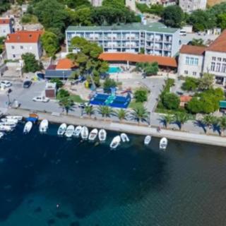 Prodej hotelu, penzionu, 1600m²